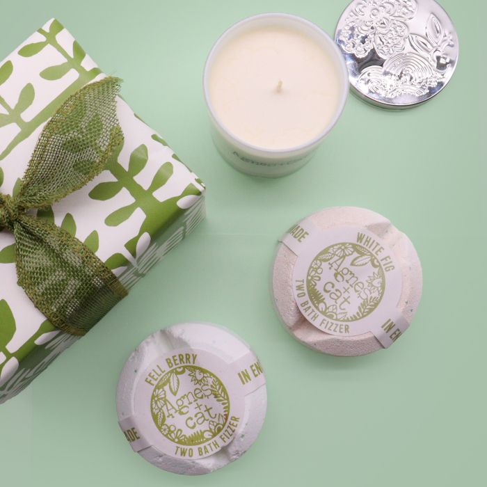 Gift Box - Rhubarb (Candle) + White Fig & Fell Berry (Fizzes)